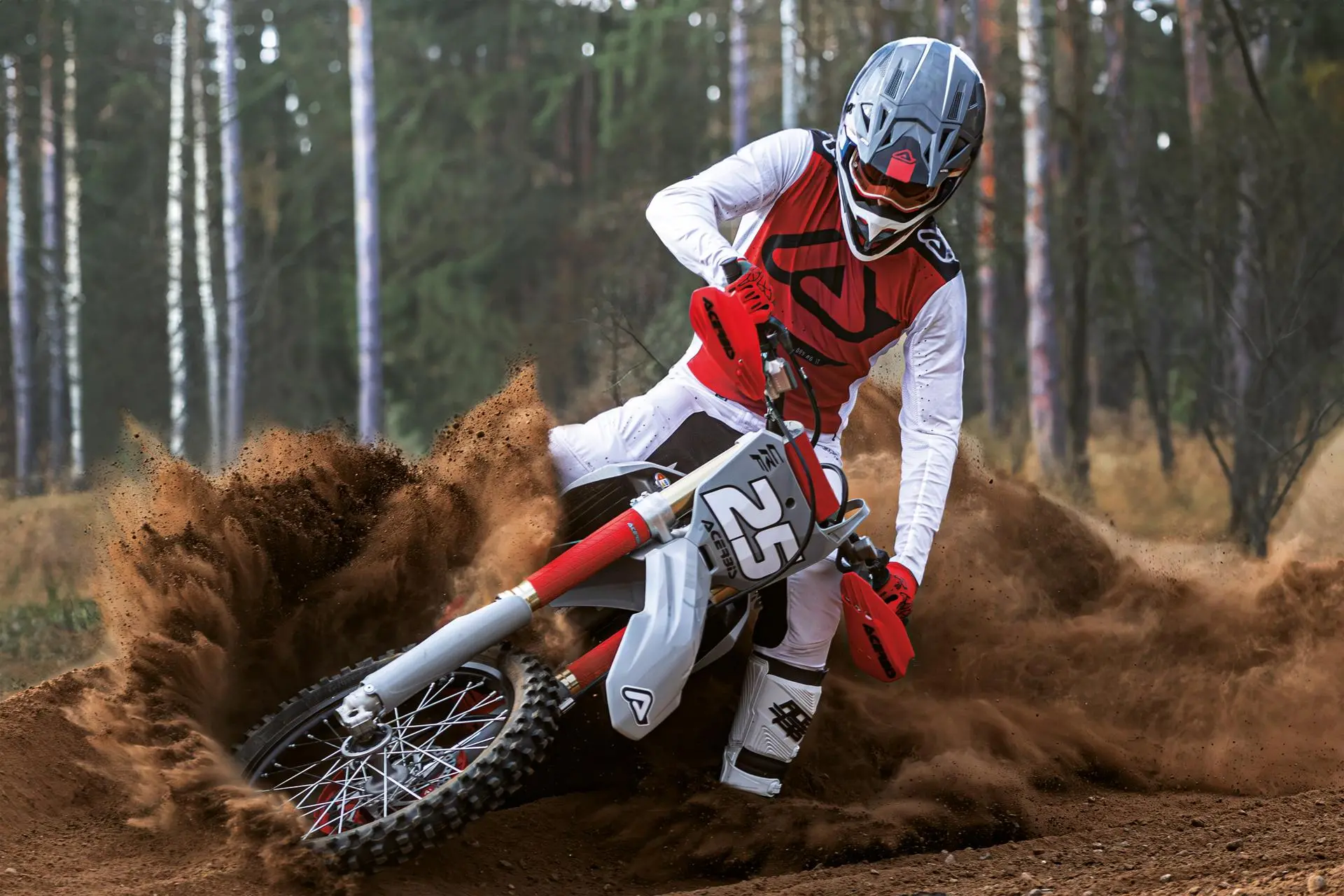 Acerbis rivoluziona l'abbigliamento offroad con la collezione X-Flex 2.0