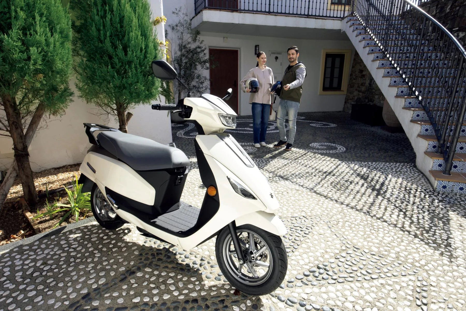 Suzuki e-Address: il primo scooter elettrico di Suzuki debutta al Bharat Mobility Global Expo 2025