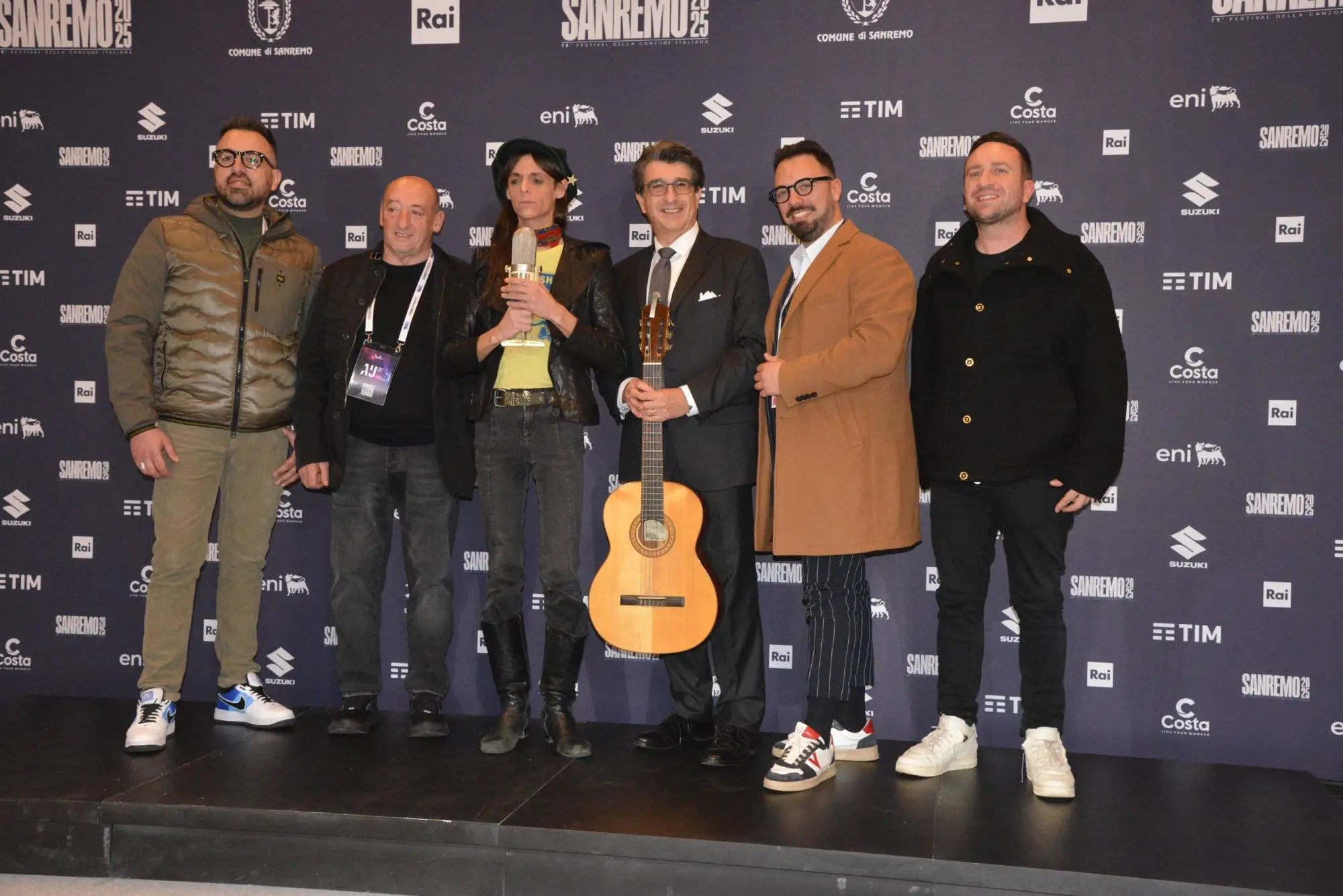 Sanremo 2025, Lucio Corsi vince il Premio Assomusica per la Migliore Esibizione Live di un artista rivelazione