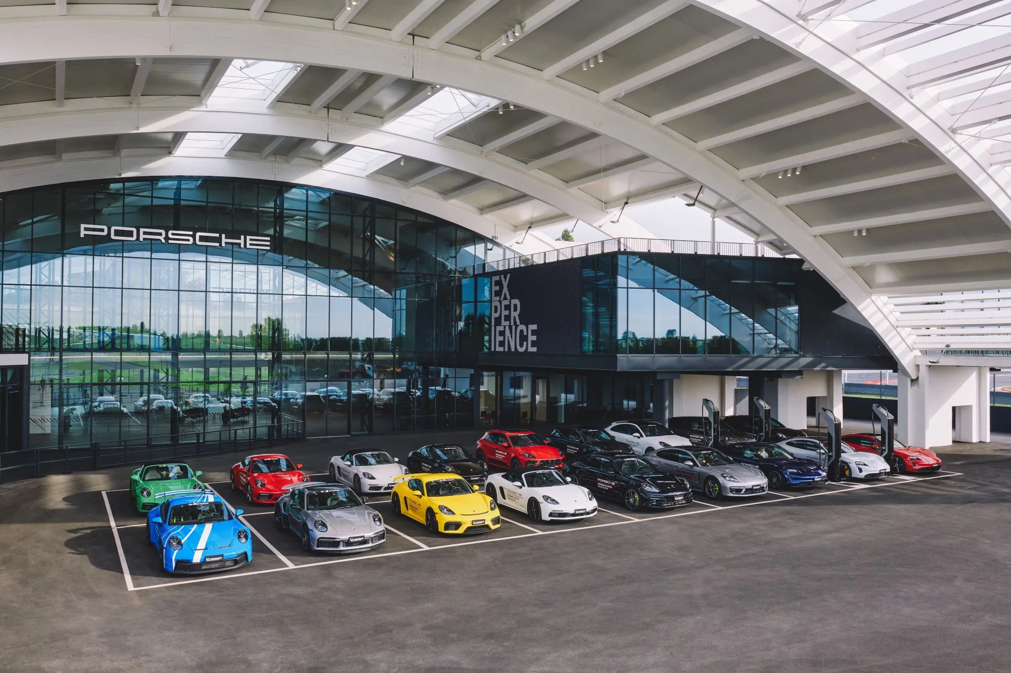 Porsche Italia: un 2024 da record e un 2025 all’insegna dell’innovazione