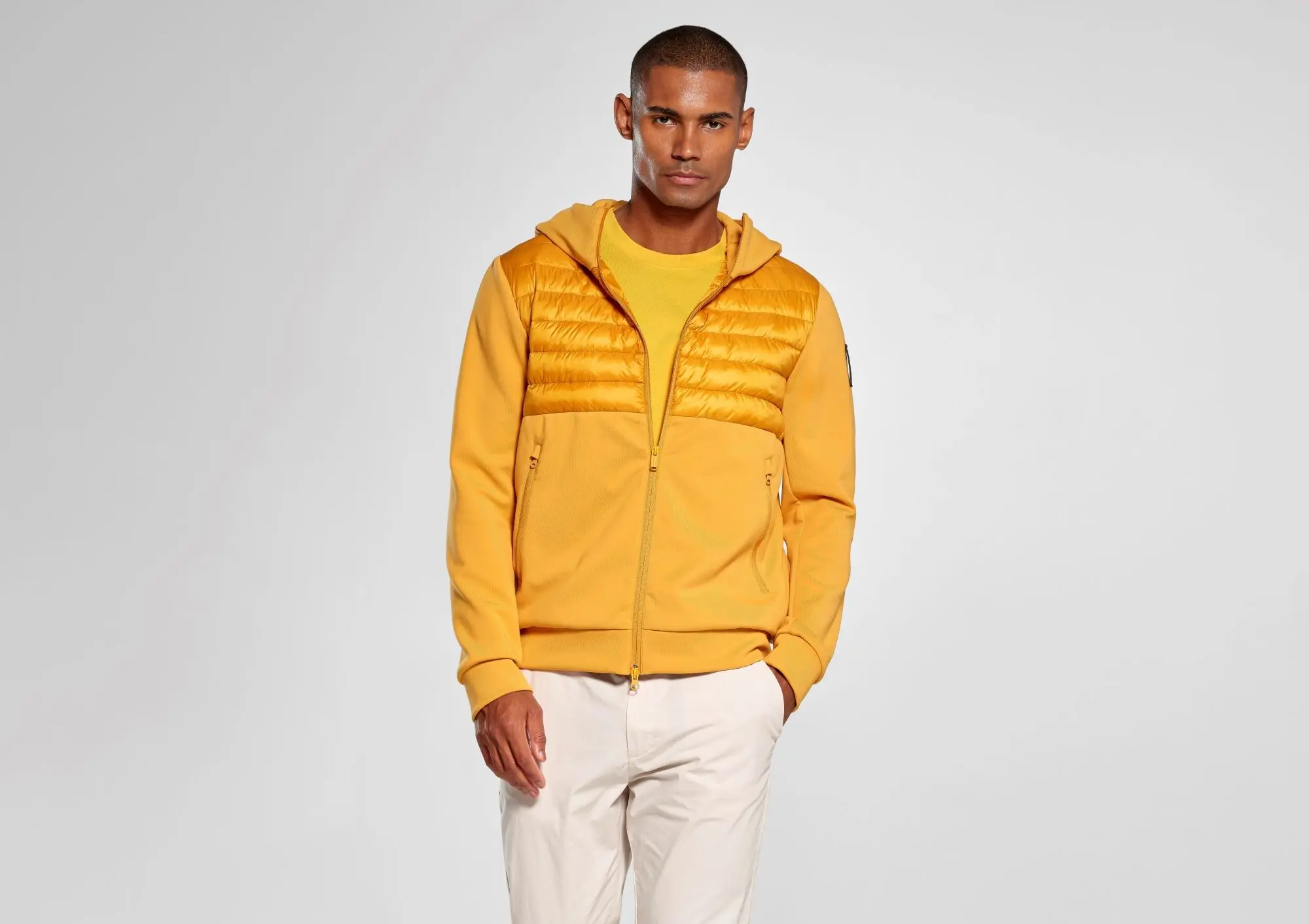 Bomboogie SS25: il giallo protagonista di una collezione che unisce stile e comfort