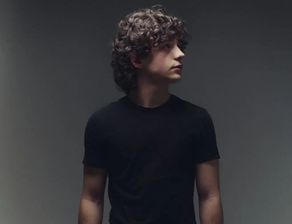 Lorenzo Salvetti torna con "Lasciarsi è una cosa da grandi": il nuovo singolo dopo X Factor 2024