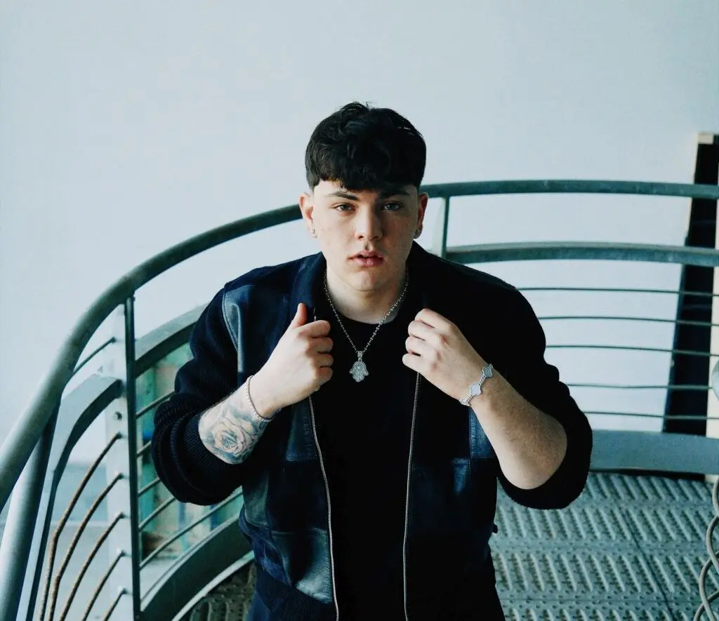 PETIT: "MEZZANOTTE" fuori ora su tutte le piattaforme.