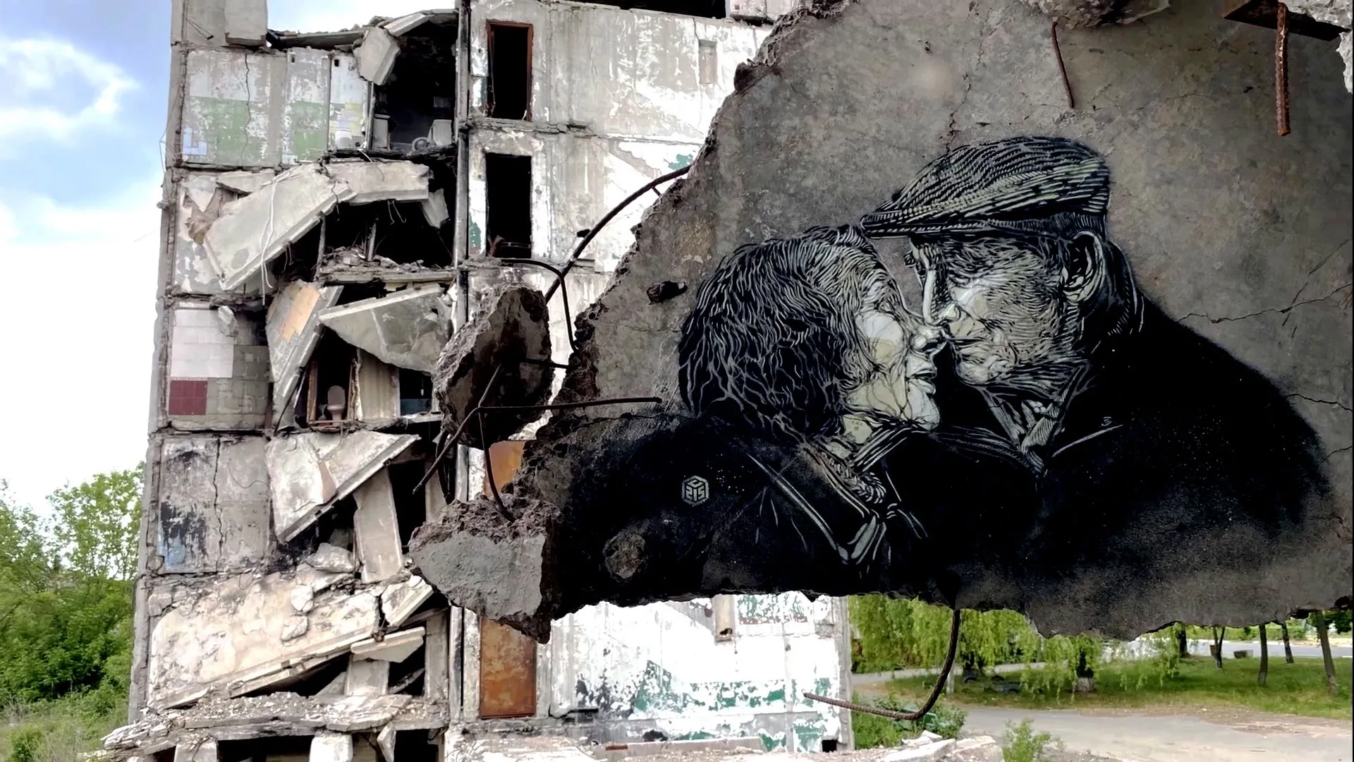 Borodyanka rinasce con l'arte di Banksy e C215: il documentario "Arte vs Guerra" su Sky Arte