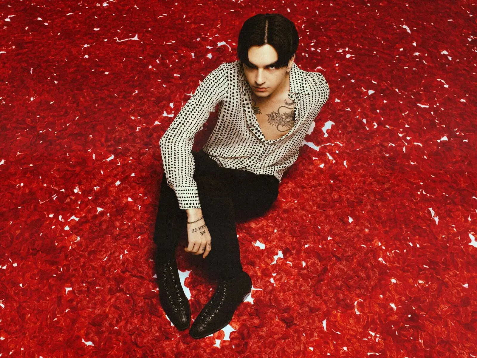 Sethu torna con il singolo "Si balla" e il documentario "Ancora si balla"