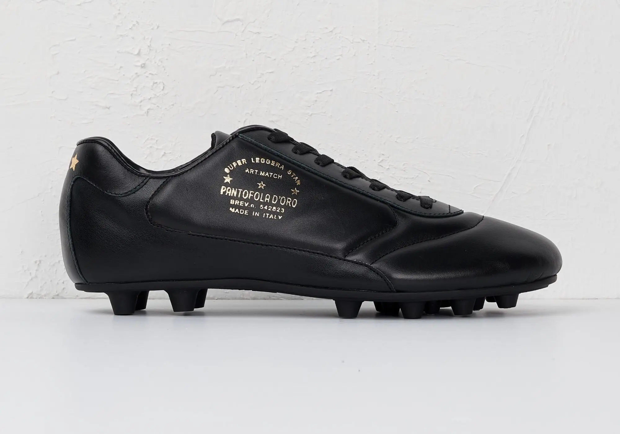 Pantofola d’Oro: l’eccellenza del Made in Italy celebra la tradizione con il modello CLASSIC
