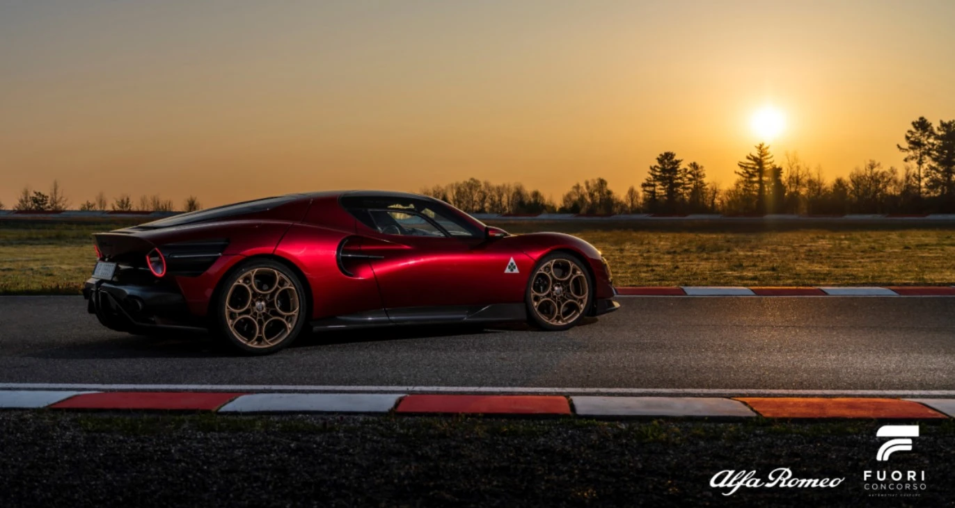 La gloria sportiva di Alfa Romeo domina “Fuori Concorso”