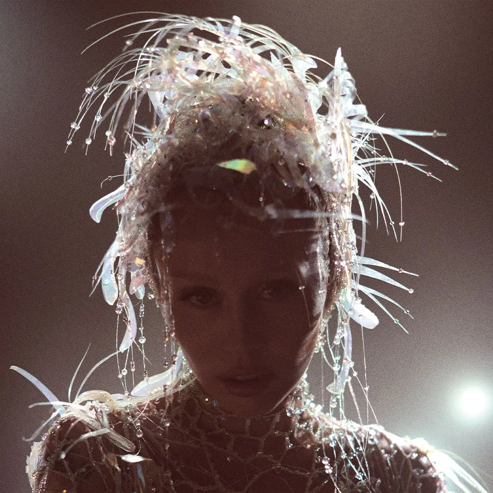 Miley Cyrus pubblica “More to Lose” e annuncia l’album “Something Beautiful” in uscita il 30 maggio