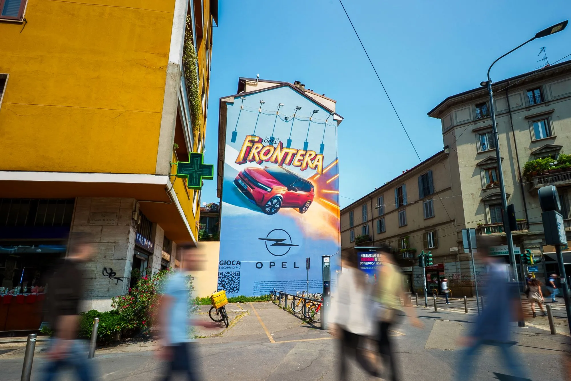Pronto per le avventure quotidiane: Nuovo Opel Frontera incontra Milano in un murale
