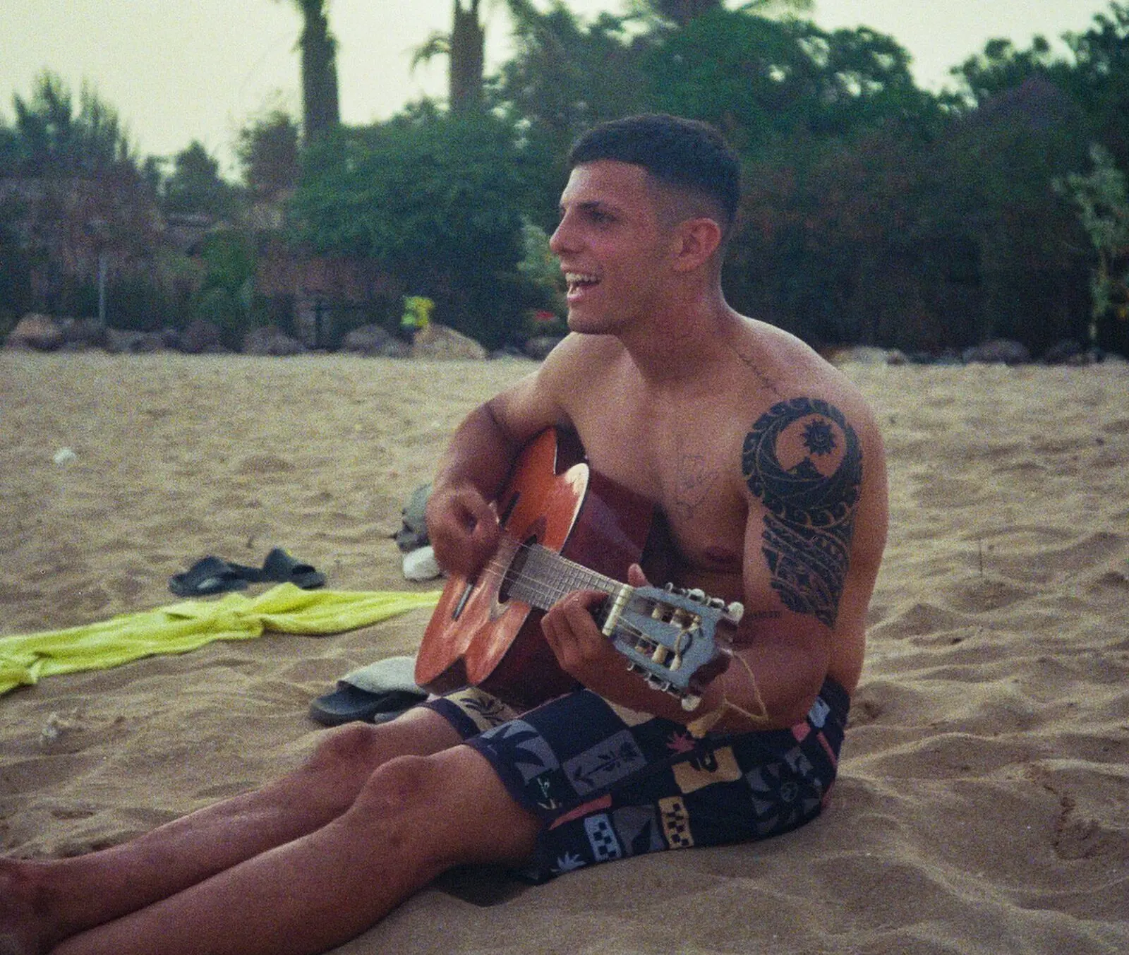 RHOVE ritorna ufficialmente con il nuovo singolo "AVION"