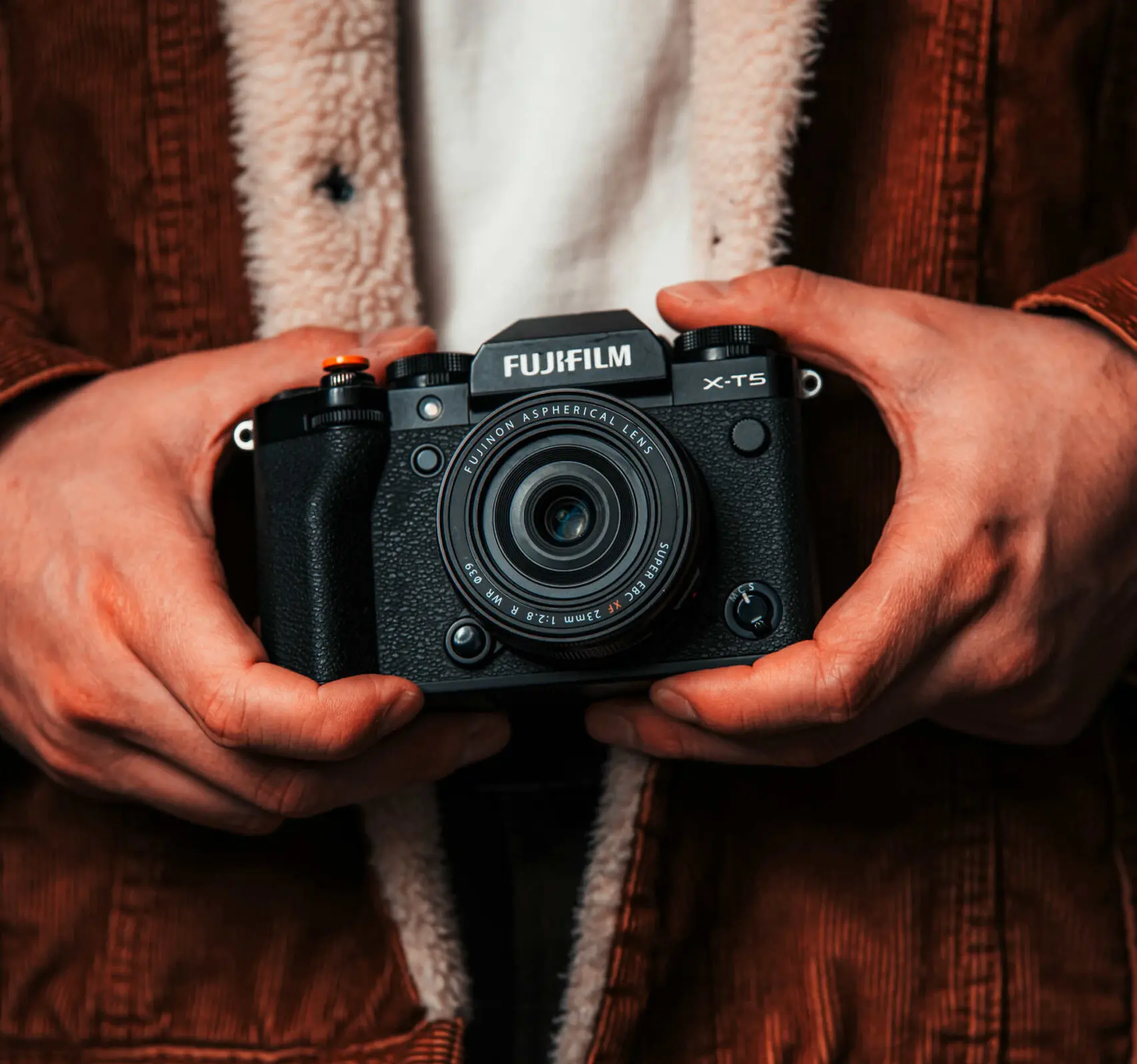 FUJIFILM rivoluziona la fotografia con le novità della Serie X: X-E5 e obiettivo XF23mmF2.8