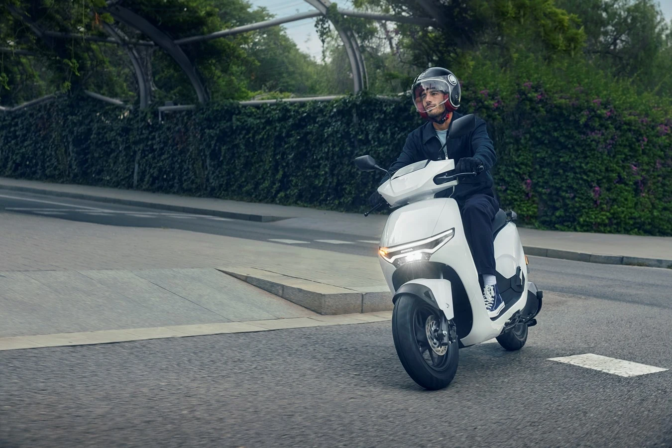 Honda CUV e: 2025: un nuovo scooter elettrico per la mobilità urbana