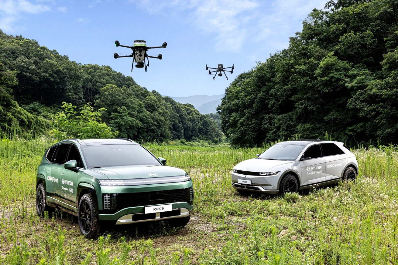 Hyundai innova la riforestazione: ecco la IONIQ 9 Seed Ball Drone Station