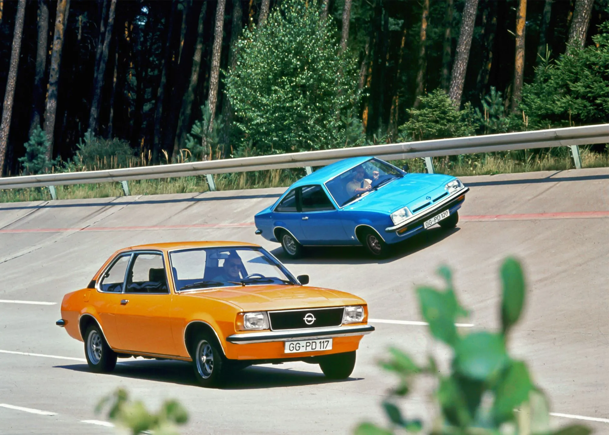 Le Opel più amate dal pubblico alla seconda generazione: 50 anni di Opel Ascona B e Manta B
