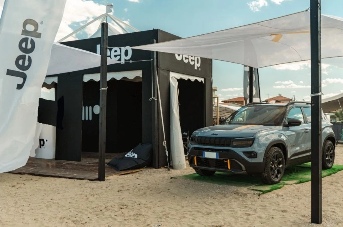Jeep Avenger 4xe cattura l'entusiasmo al 105 XMasters 2025
