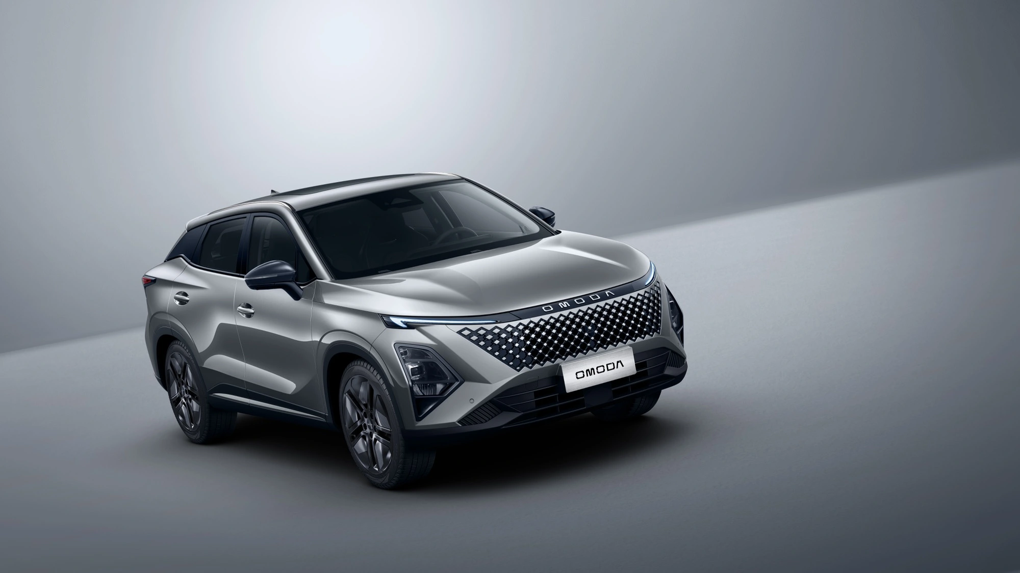 Omoda 5 SHS-H: debutto a Milano per il nuovo SUV full hybrid di OMODA & JAECOO