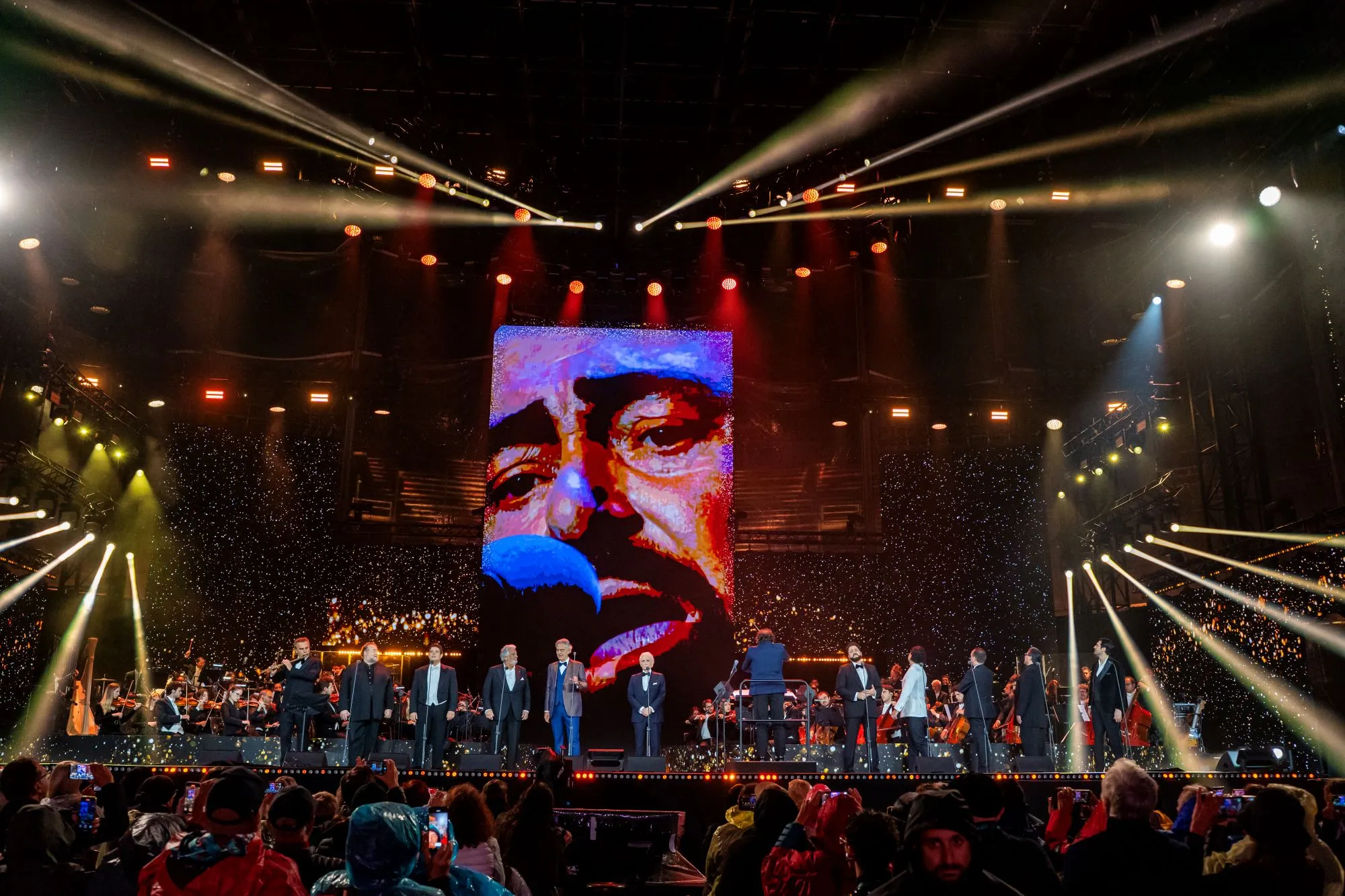 Una notte magica all’Arena di Verona: tributo a Luciano Pavarotti per i suoi 90 anni