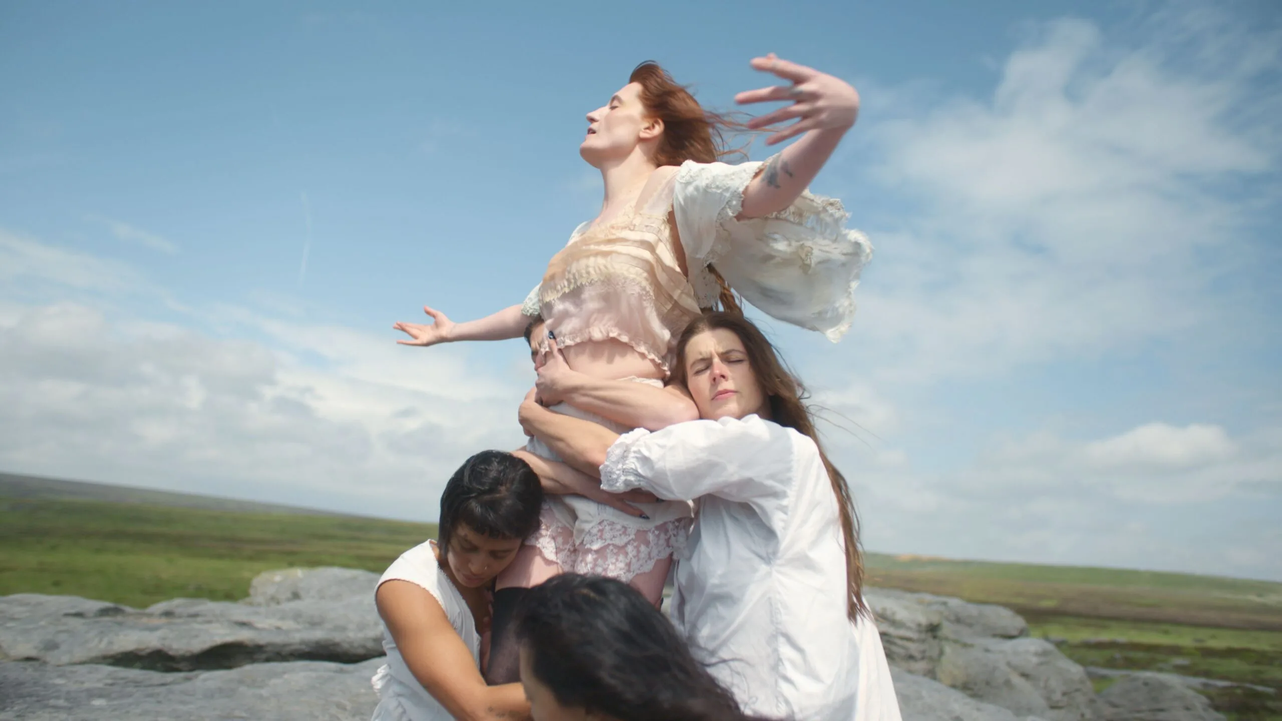 FLORENCE + THE MACHINE: l'artista ha pubblicato il nuovo disco "EVERYBODY SCREAM"