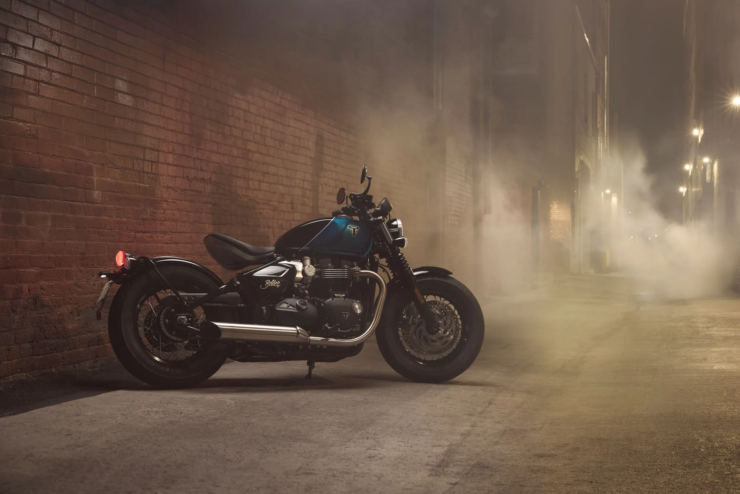 Nuova Triumph Bonneville Bobber 2026: più muscoli, più tecnologia, stessa anima ribelle