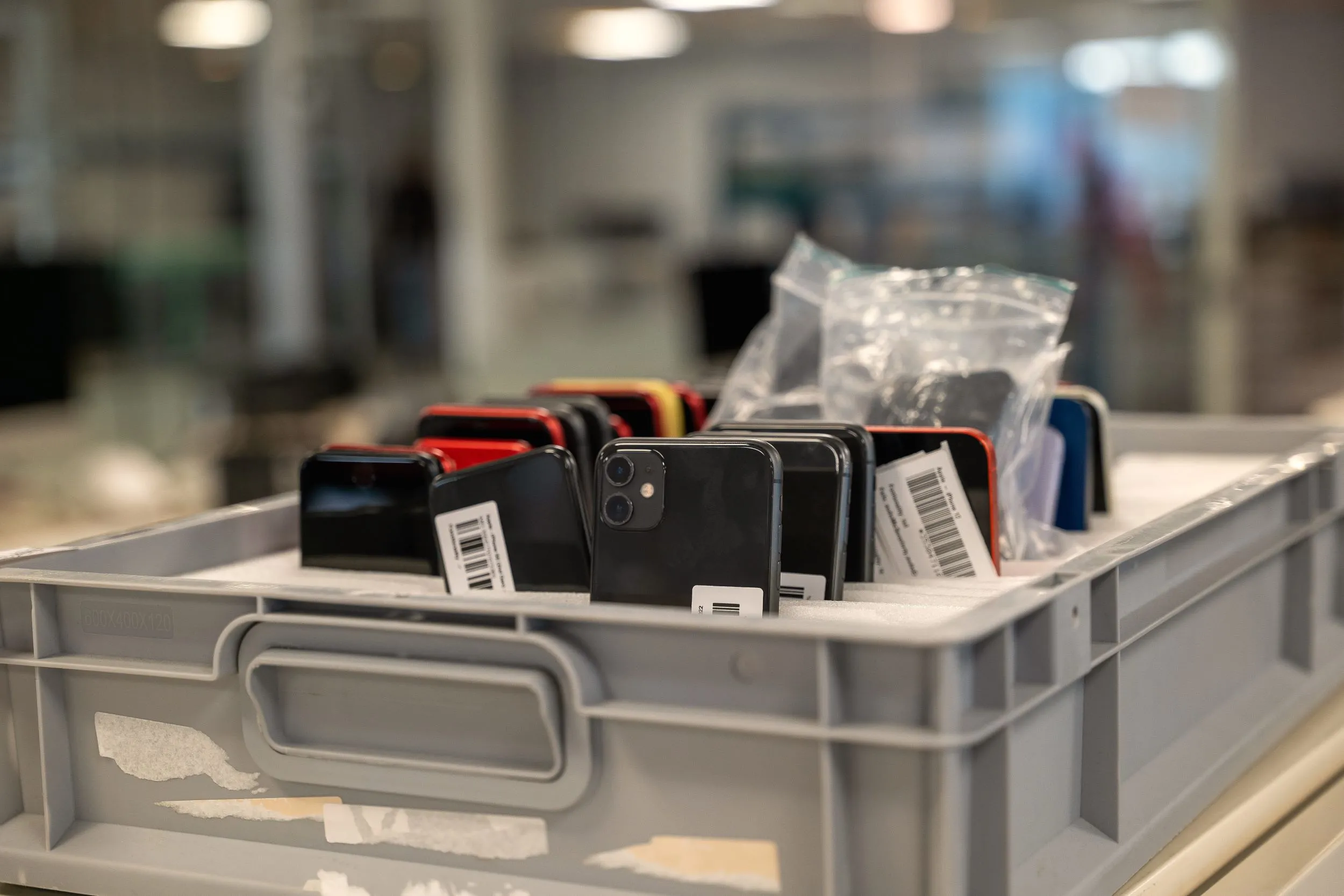 Smartphone nei cassetti: in Europa un tesoro da oltre 1 miliardo di euro in materie prime