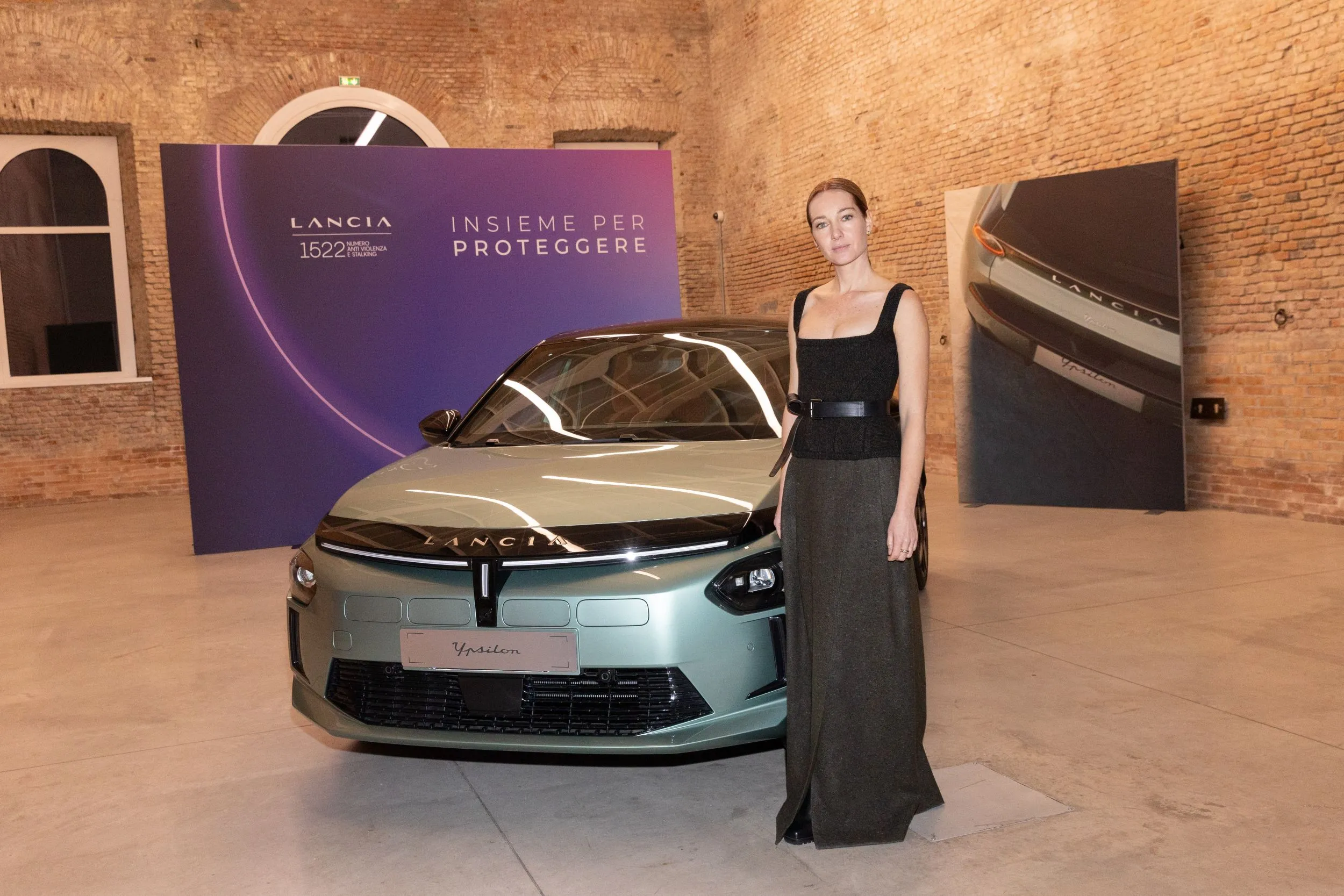 Lancia e Elle insieme contro la violenza di genere: “Creiamo Futuro, non barriere”