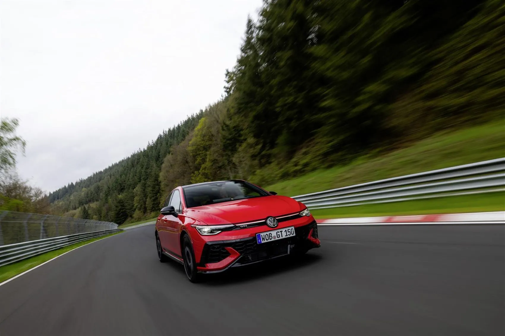 Volkswagen Golf GTI EDITION 50: la GTI più potente di sempre arriva in Italia