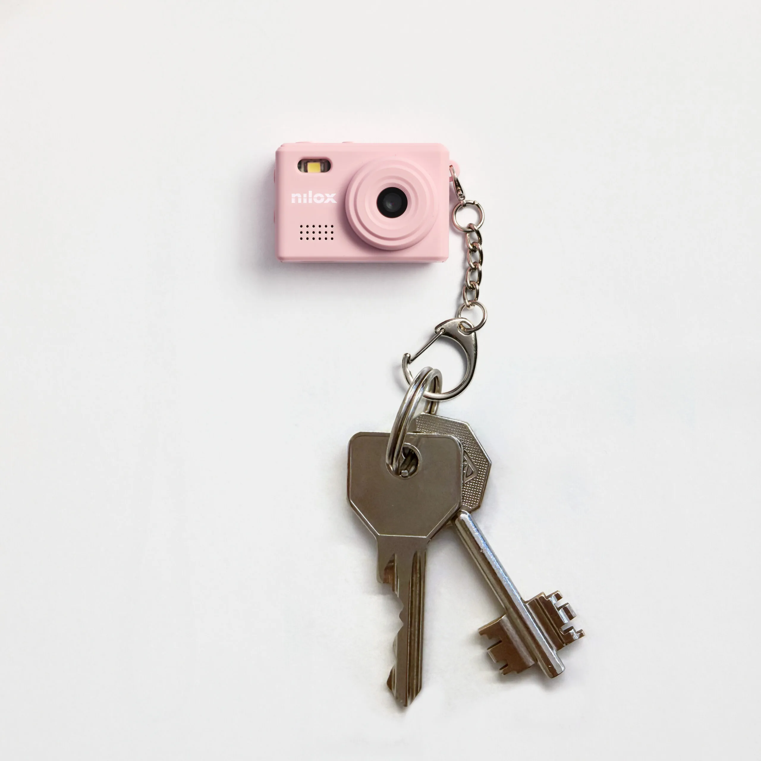 Nilox presenta Carrycam: la mini action cam più piccola di una chiave