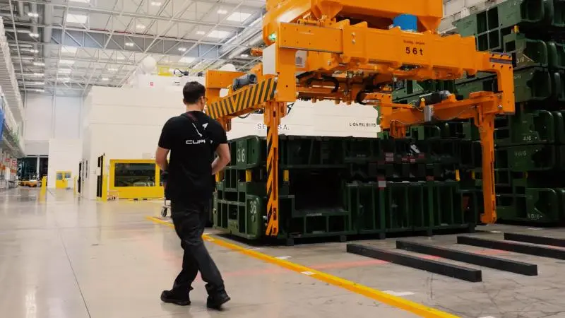 Volkswagen: la nuova pressa PXL di Martorell guida il marchio verso l'elettrificazione