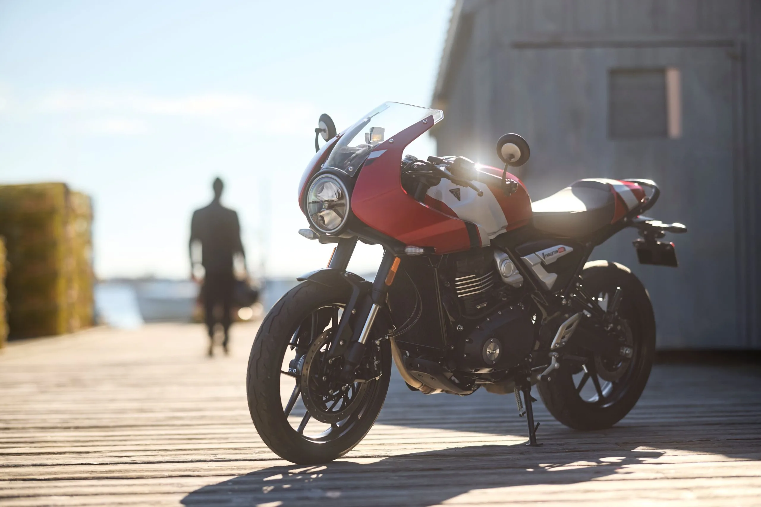 Triumph presenta le nuove Tracker 400 e Thruxton 400: stile e prestazioni nella gamma Modern Classics