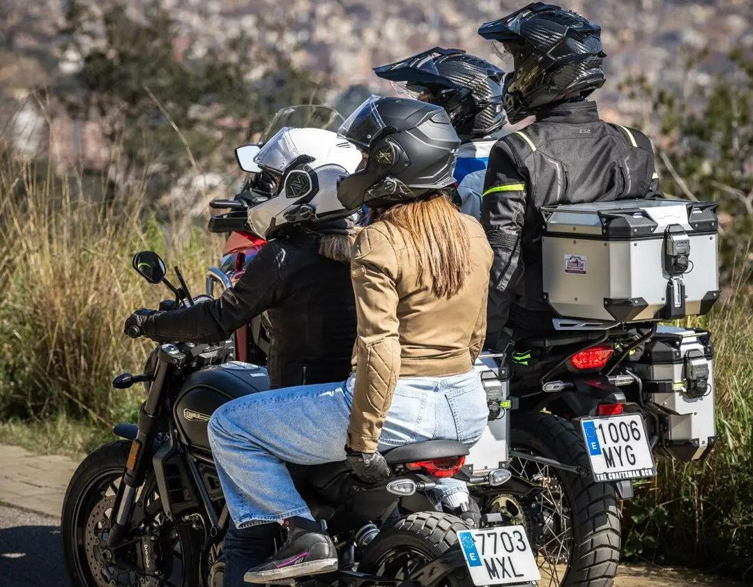 Midland celebra 20 anni di interfoni moto e lancia innovazioni a MBE 2026