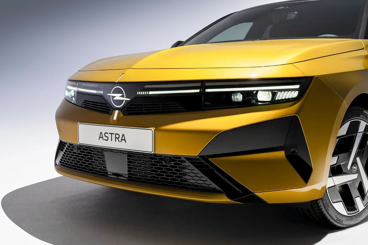 Nuova Opel Astra: fari Intelli-Lux HD da 50.000 punti per una visione senza limiti