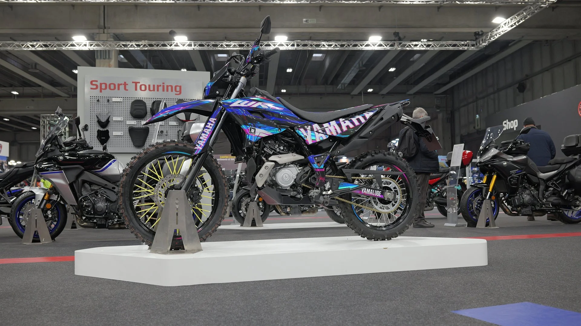 Yamaha WR125R: l’anima offroad incontra lo stile anni ’90 al MBE 2026
