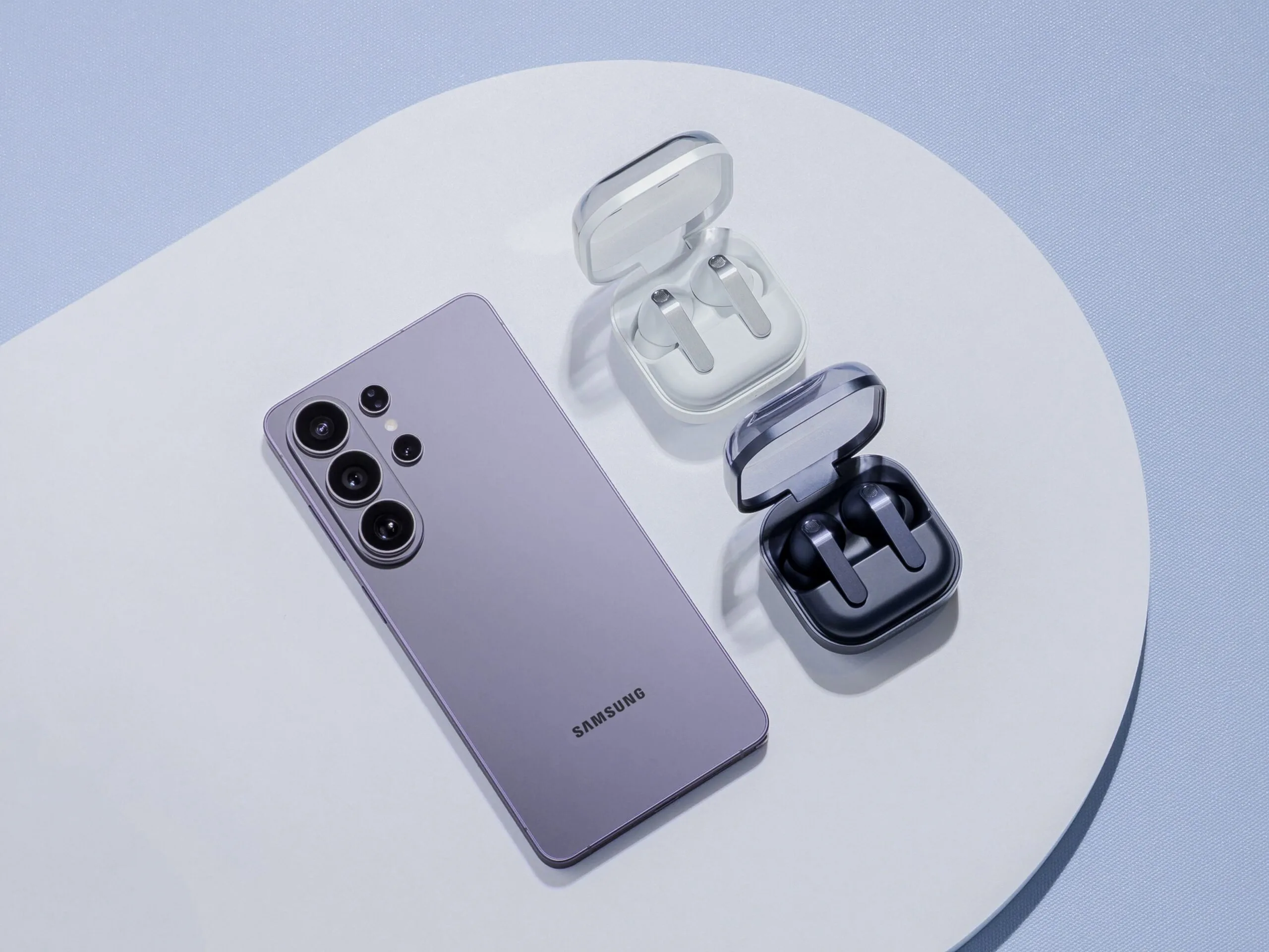 La serie Samsung Galaxy S26 e la serie Galaxy Buds4 ora disponibili in tutto il mondo