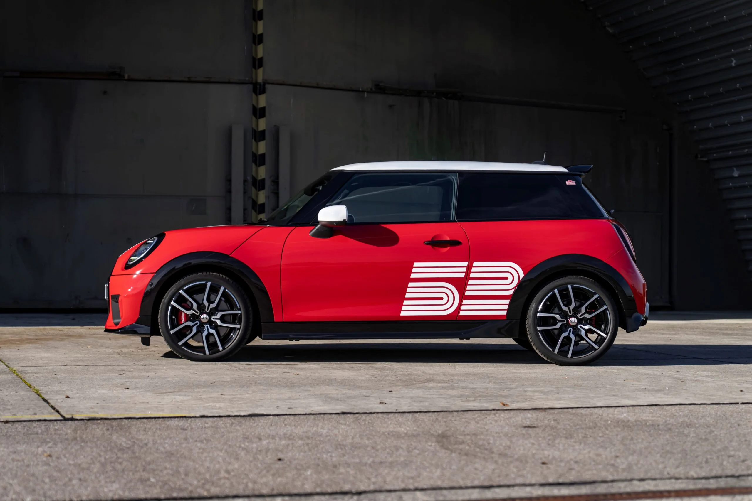 MINI 1965 Victory Edition: l’icona rally torna in chiave moderna