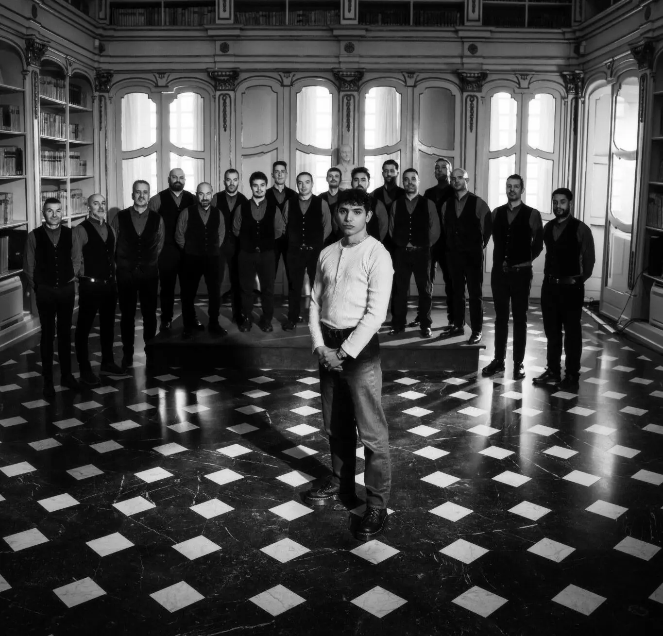 eroCaddeo omaggia la Sardegna con il videoclip di “No Potho Reposare”