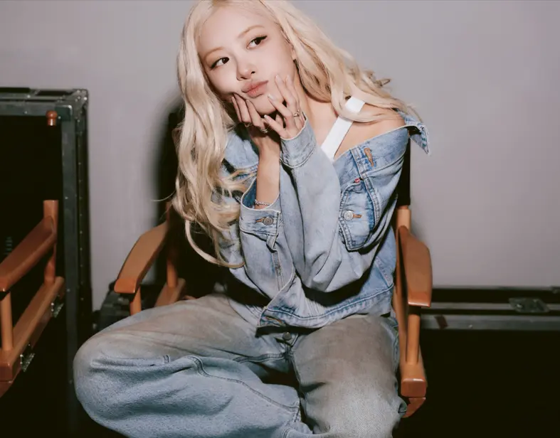 ROSÉ diventa il nuovo volto globale di Levi’s: autenticità e stile per una partnership senza confini