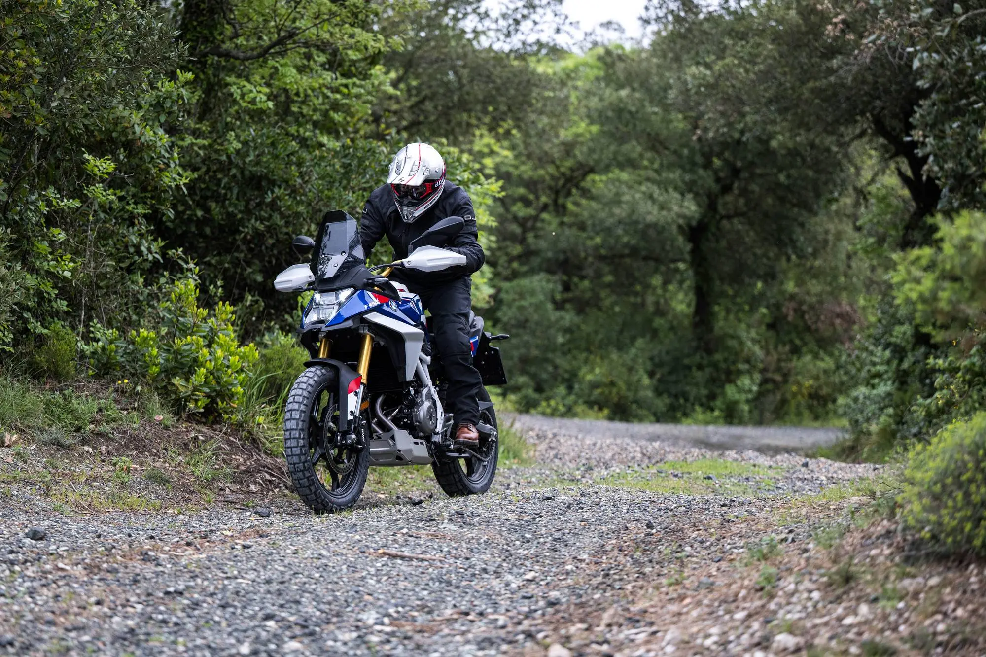 BMW F 450 GS: la nuova adventure che ridefinisce il segmento tra tecnologia, leggerezza e spirito GS