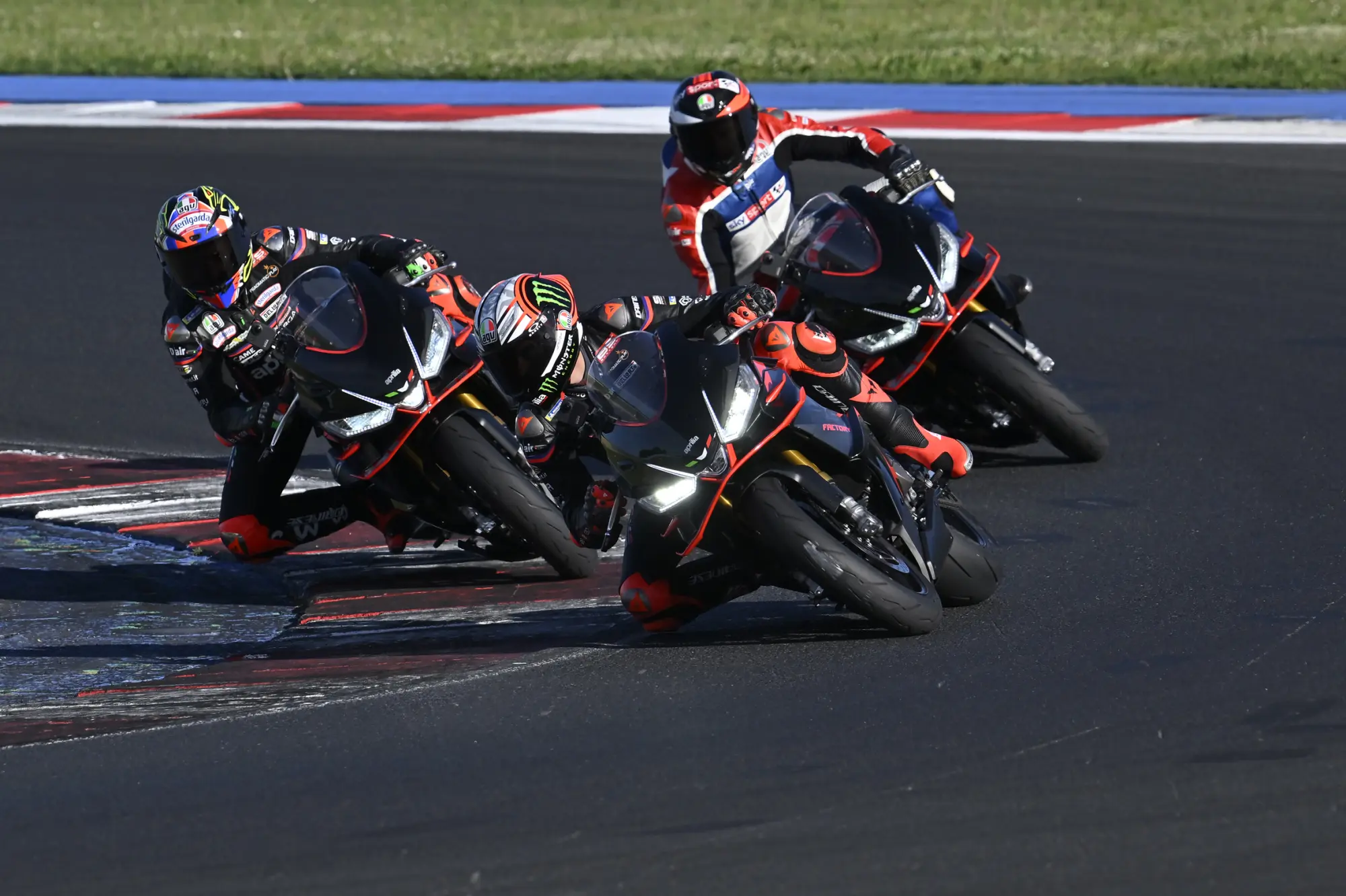 Aprilia Pro Experience 2026: una giornata da sogno a Misano con Biaggi e i piloti MotoGP