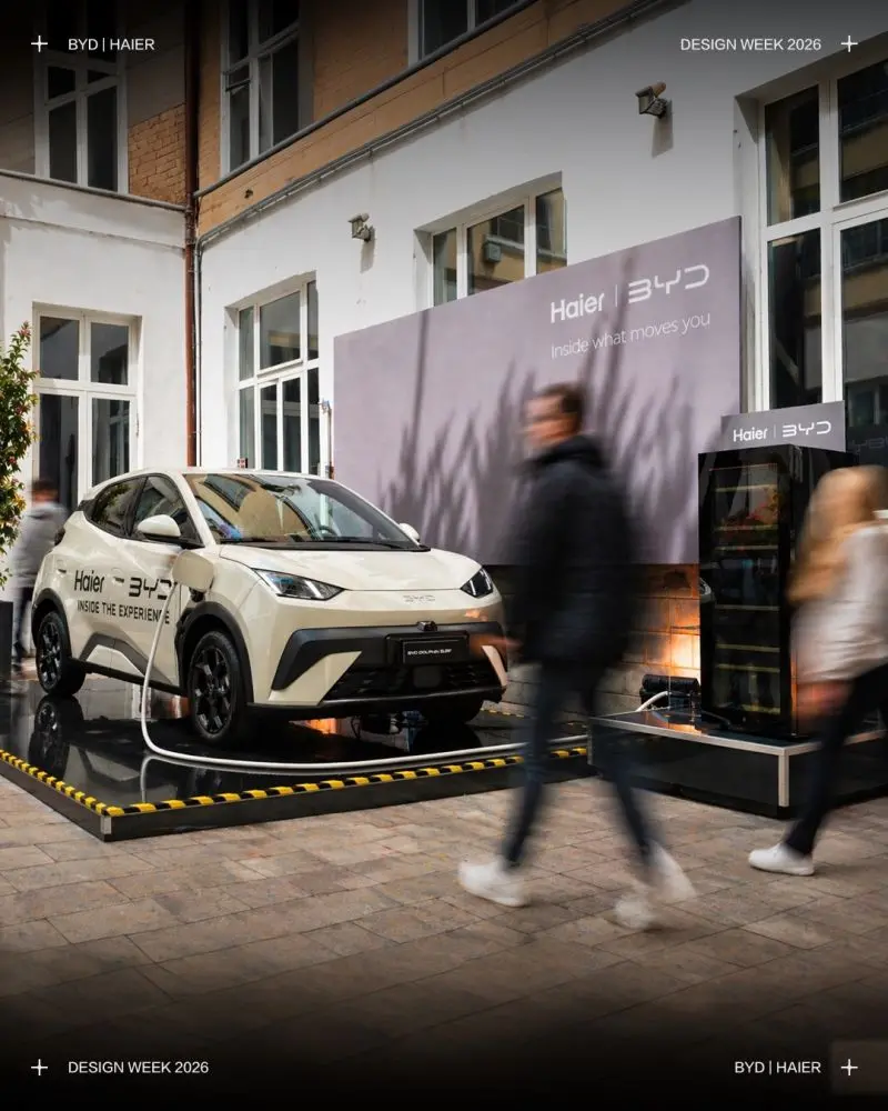 BYD sorprende alla Milano Design Week con l'ironia della Dolphin Surf