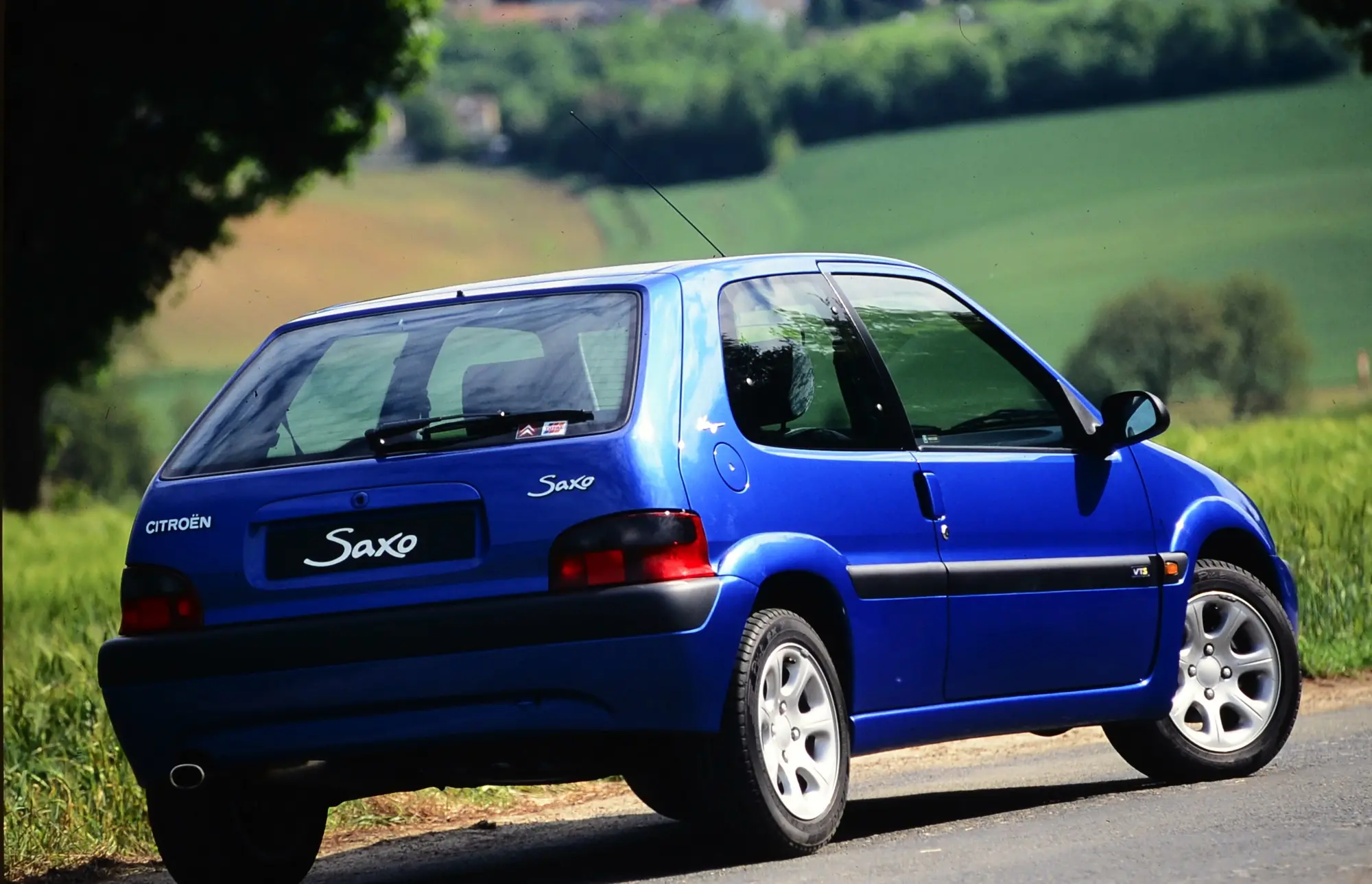 Citroën Saxo VTS: 30 anni di mito tra prestazioni, design e spirito sportivo
