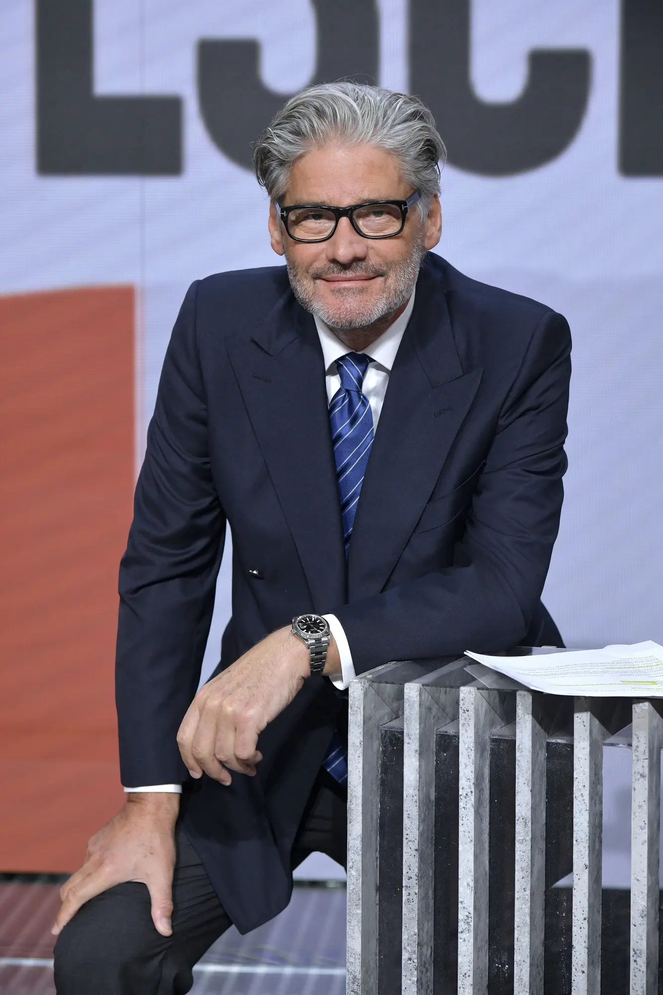 Dritto e rovescio: in primo piano Trump, Meloni e le tensioni internazionali