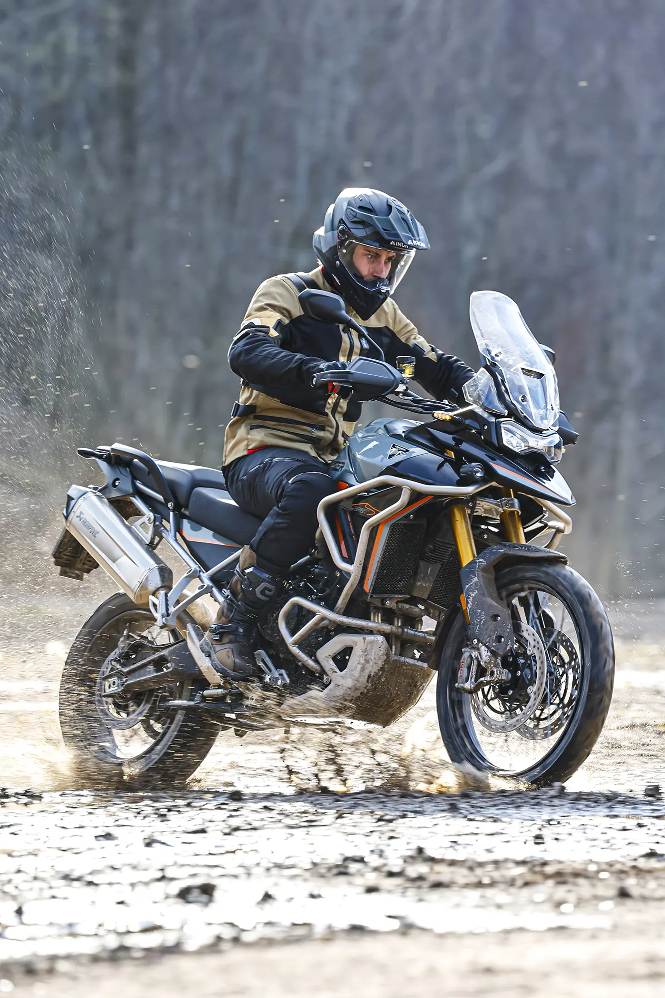 Eleveit lancia i nuovi stivali X Land ADV E-Dry: comfort e protezione per ogni avventura