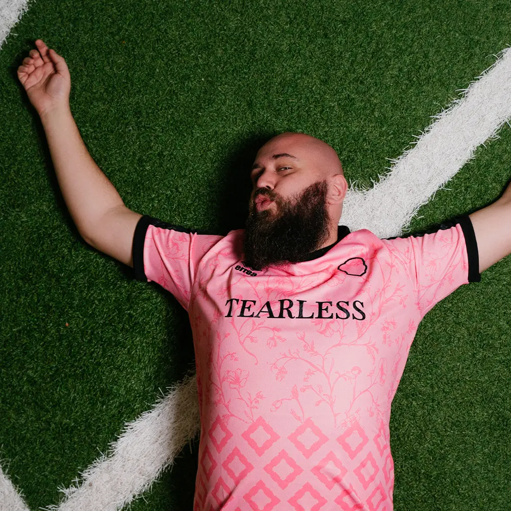 Erreà lancia la prima maglia fisica del club esports Pepegheim nata online