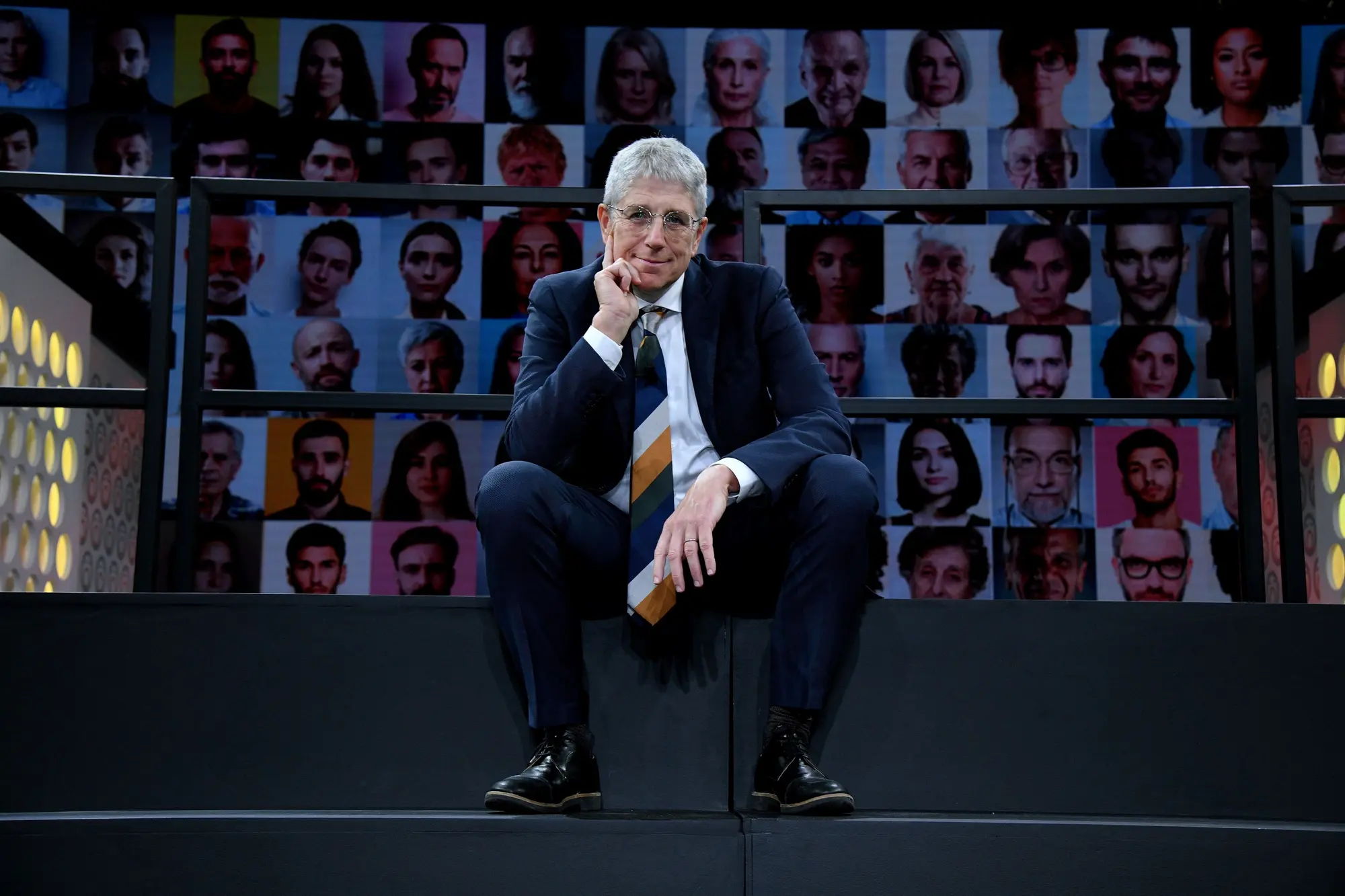 Domani in prima serata a Fuori dal Coro: focus su immigrazione, sicurezza e proteste a Milano