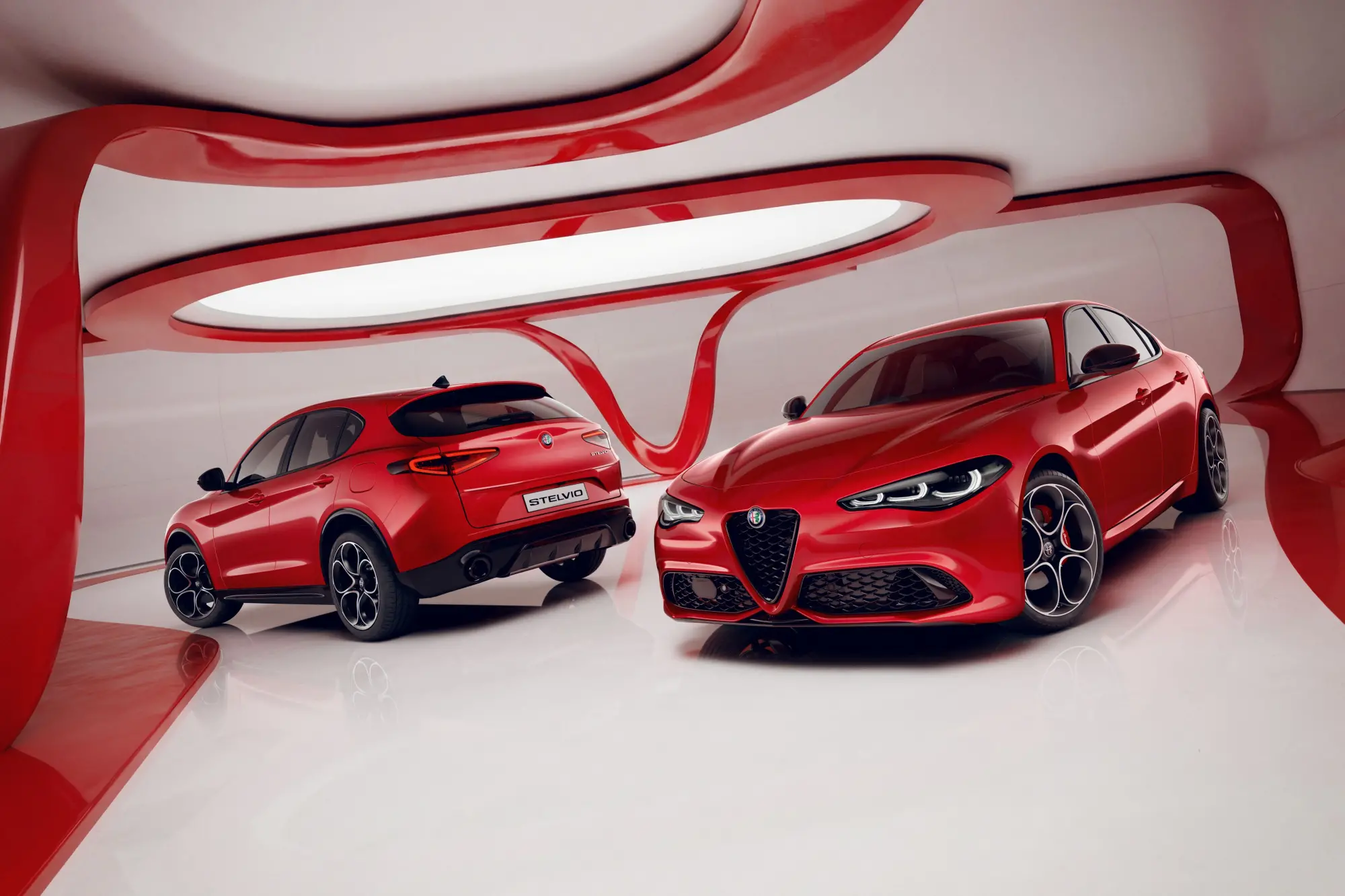Alfa Romeo svela il nuovo Pack Performance per Giulia e Stelvio: design, audio premium e dinamica evoluta