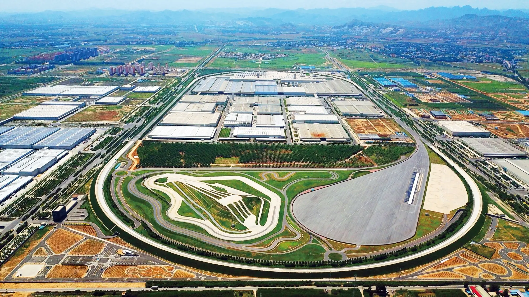 Great Wall Motor ridefinisce la mobilità: strategia globale, tecnologia e nuovi SUV per l'Europa