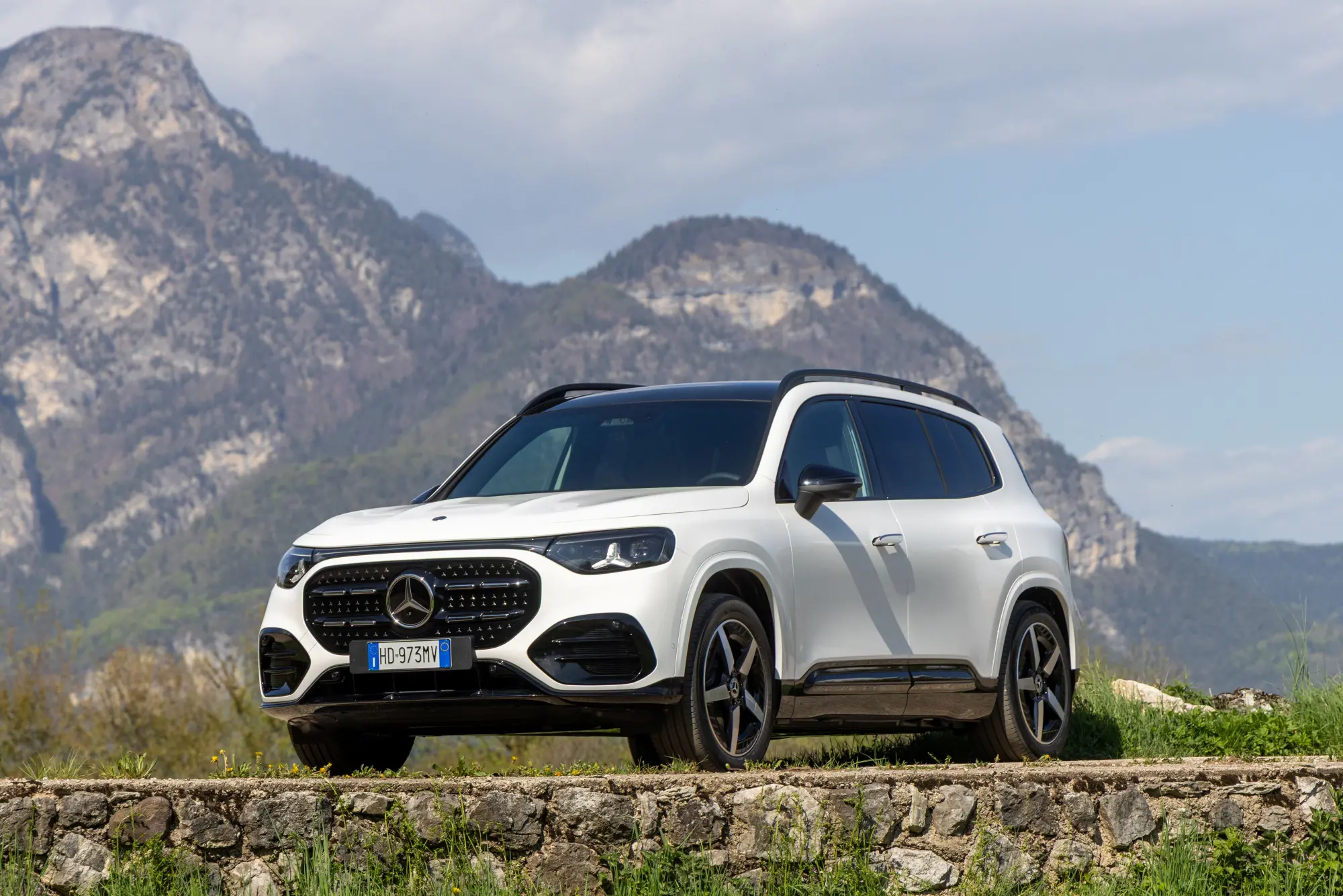 Nuova Mercedes-Benz GLB: il SUV elettrico che unisce spazio, comfort e tecnologia