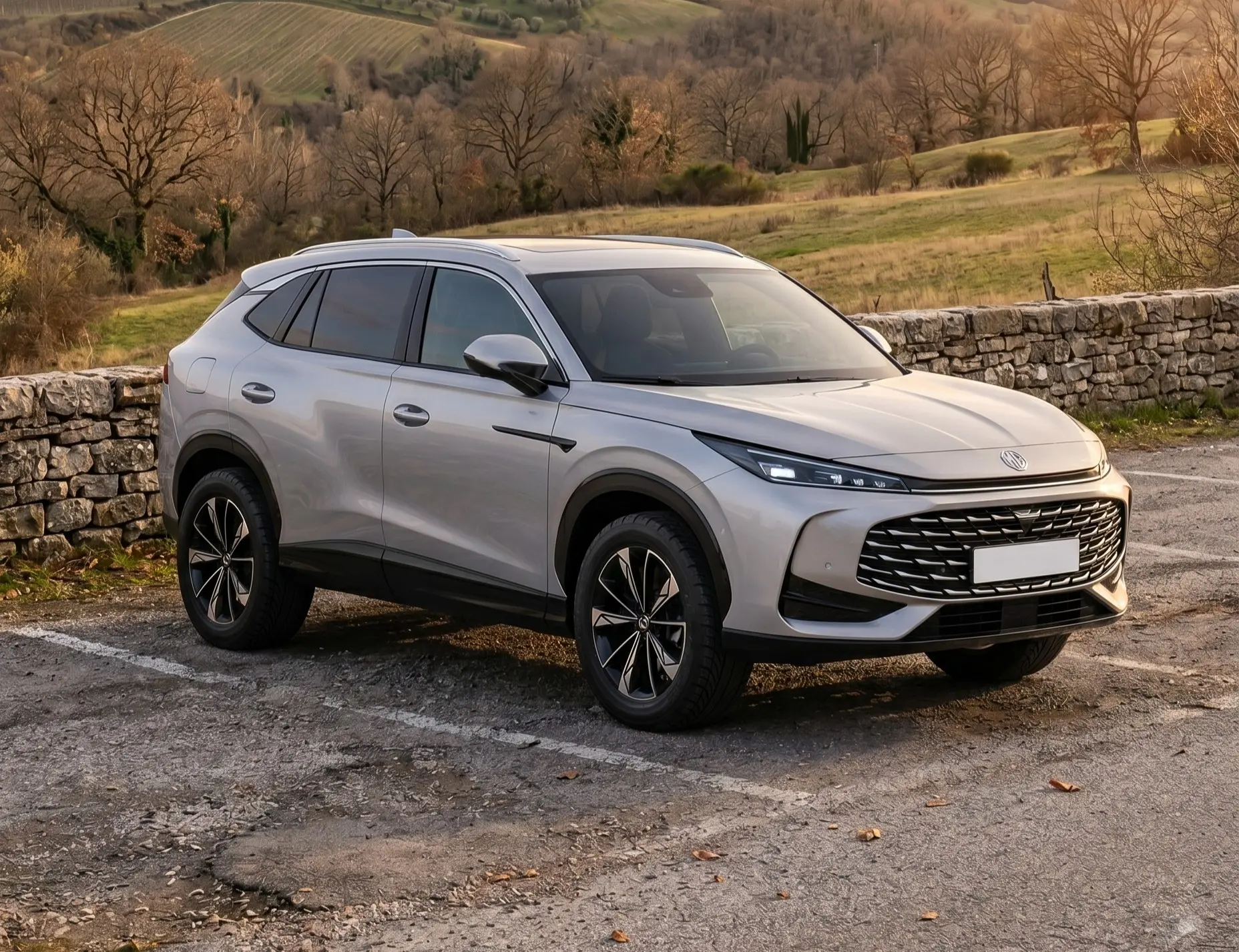 MG HS Plug-in Hybrid: il SUV ibrido che punta su autonomia, spazio e convenienza