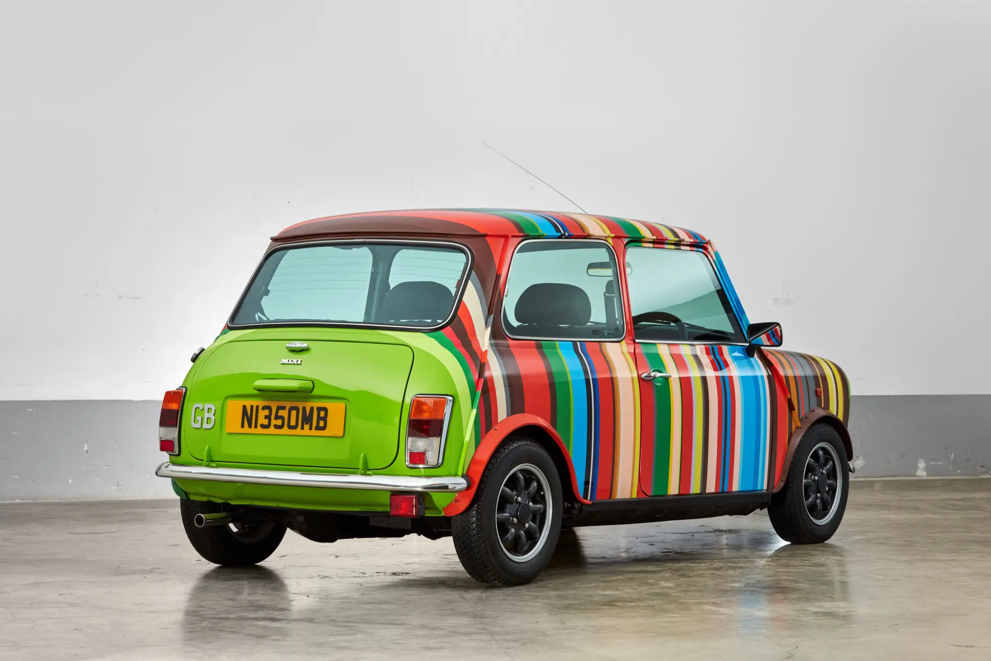 MINI e Paul Smith presentano “A Garden of Curiosity” al Salone del Mobile 2026