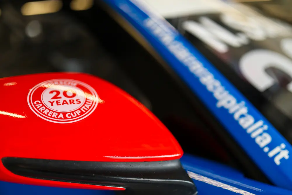 La Porsche Carrera Cup Italia 2026 debutta a Imola con tante novità e ancora più adrenalina